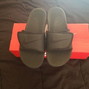 Nike Adjust Slides Mens, Size 7, Womans size 8/5